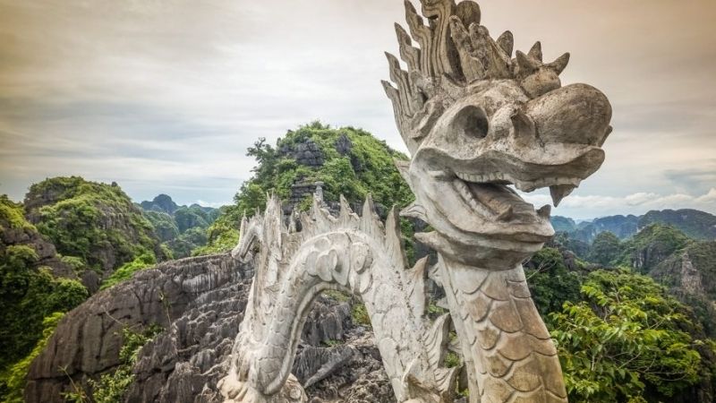Dragon Statue on top of Mua Cave