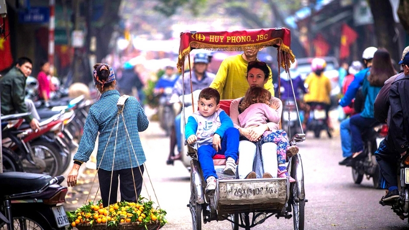 Let's try a cyclo around Hanoi with your kids