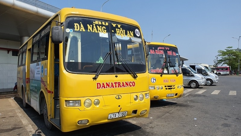 Local Bus - Hanoi to Hoi An by train