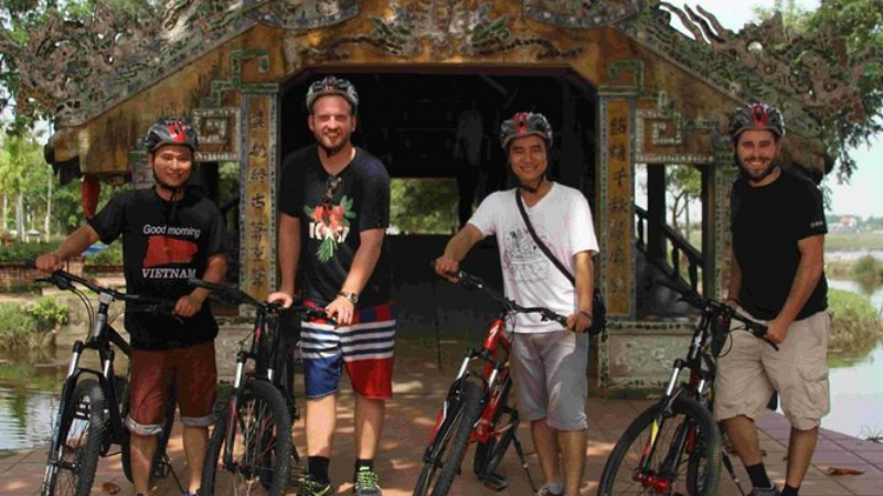 Hue Cycling to Thanh Toan Village