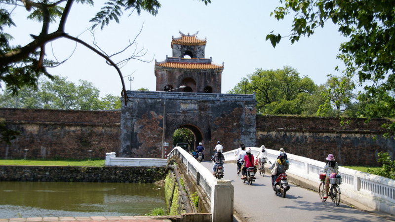 Cycling in Hue 