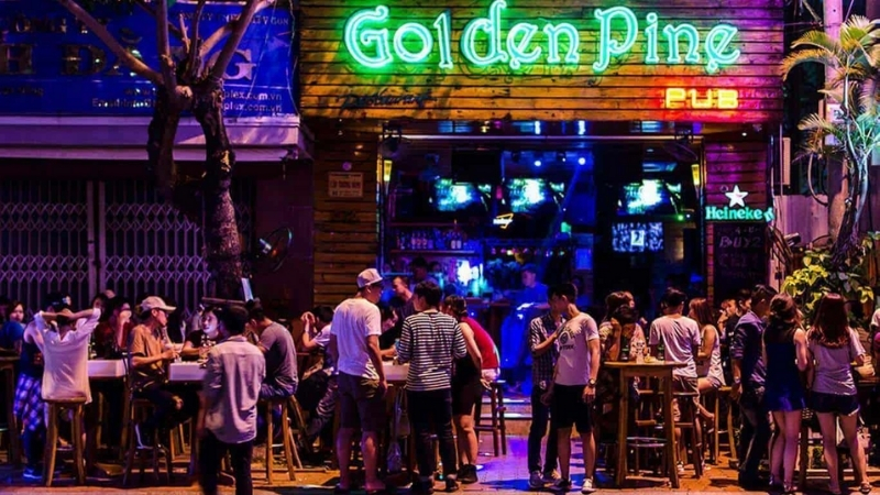 Golden Pine Pub