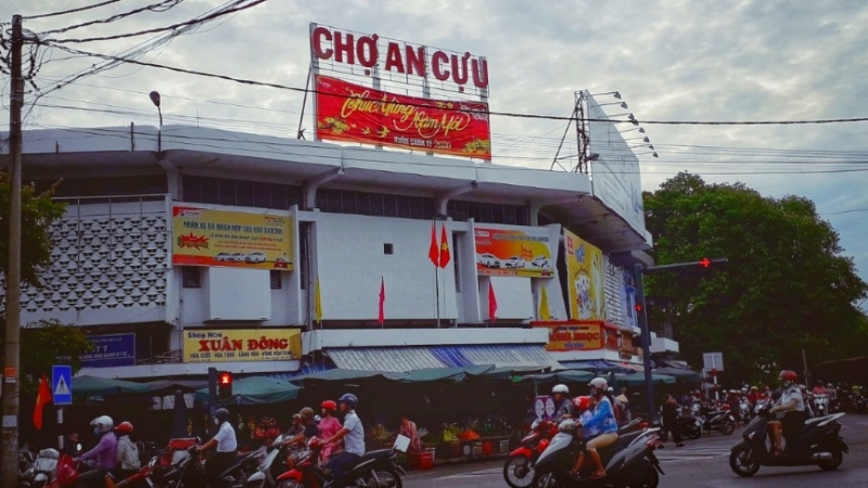 An Cuu Market