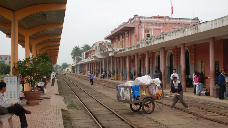 Hue train station