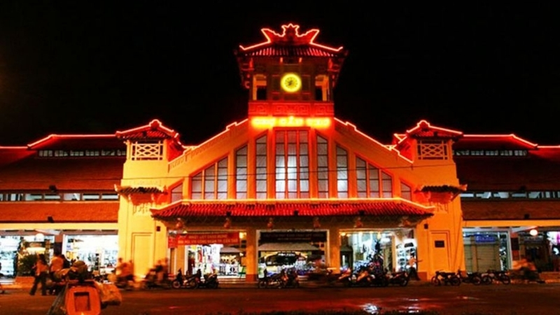 Binh Tay Night Market 