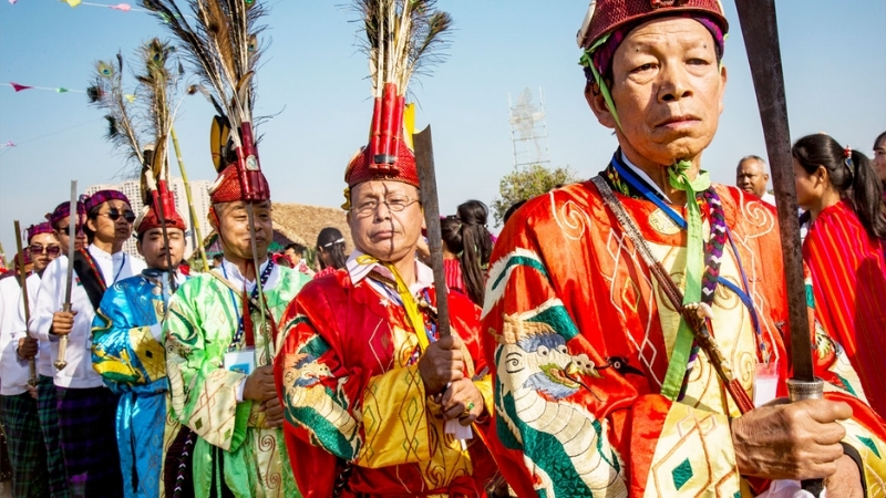 How to dress in Kachin Manaw festival