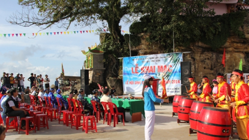 Dinh Cau Festival