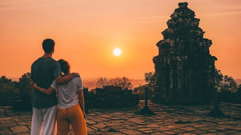 Best Things To Do In Cambodia Admire Amazing Sunset In Angkor Temple