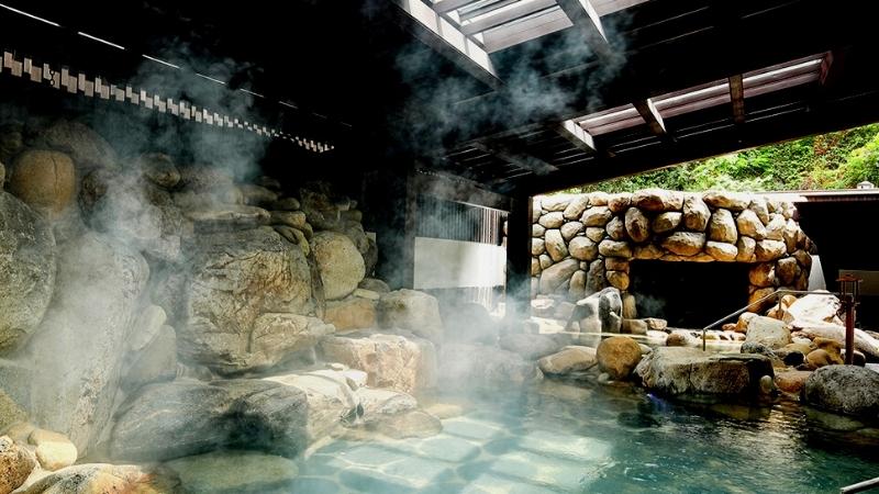 Carbonated Bath at Yoko Onsen Quang Hanh 