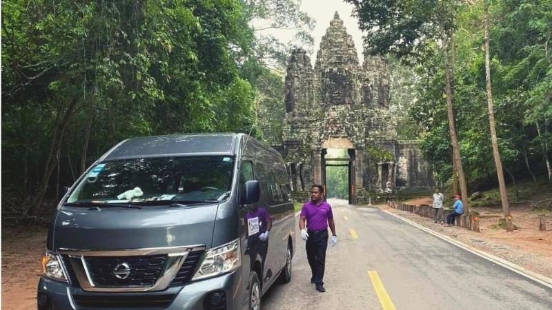 Use minivan service from Siem Reap to Angkor Wat