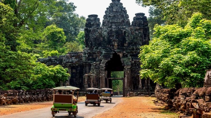 Tuk Tuk from Siem Reap to Angkor Wat