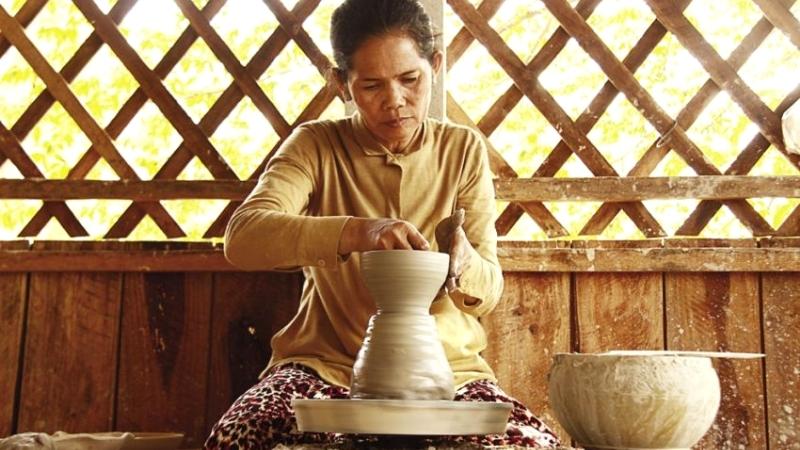 Day 5: Learn About Cambodian Pottery Making