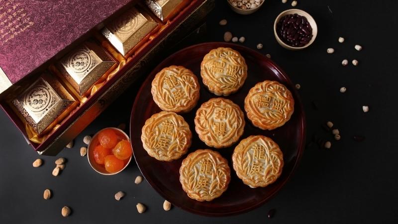 Vietnamese Mooncake Flavor With Long Dinh