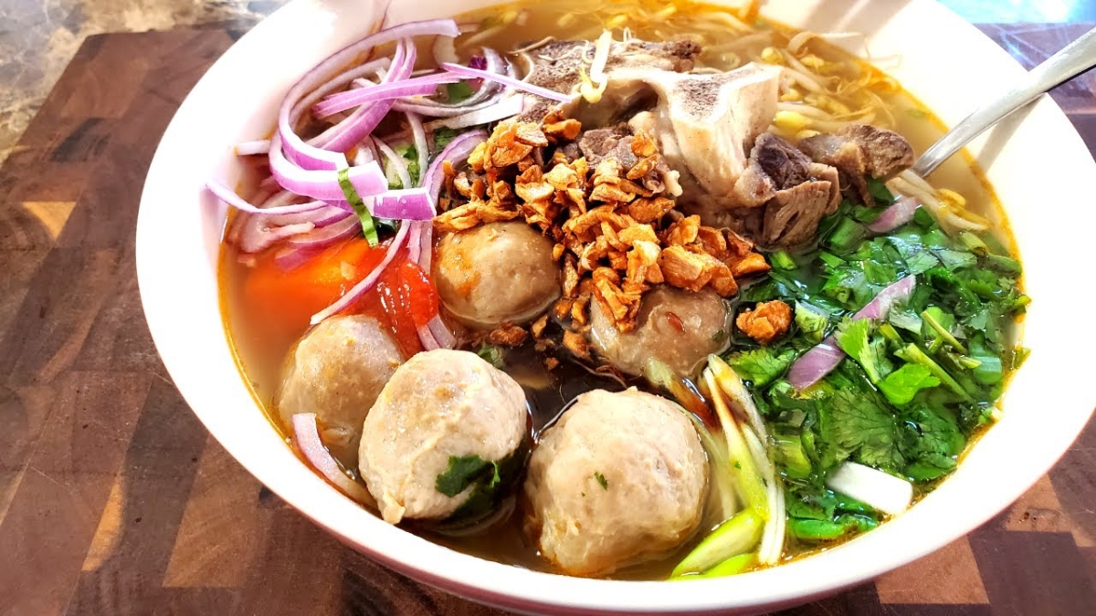 Khmer noodle soup