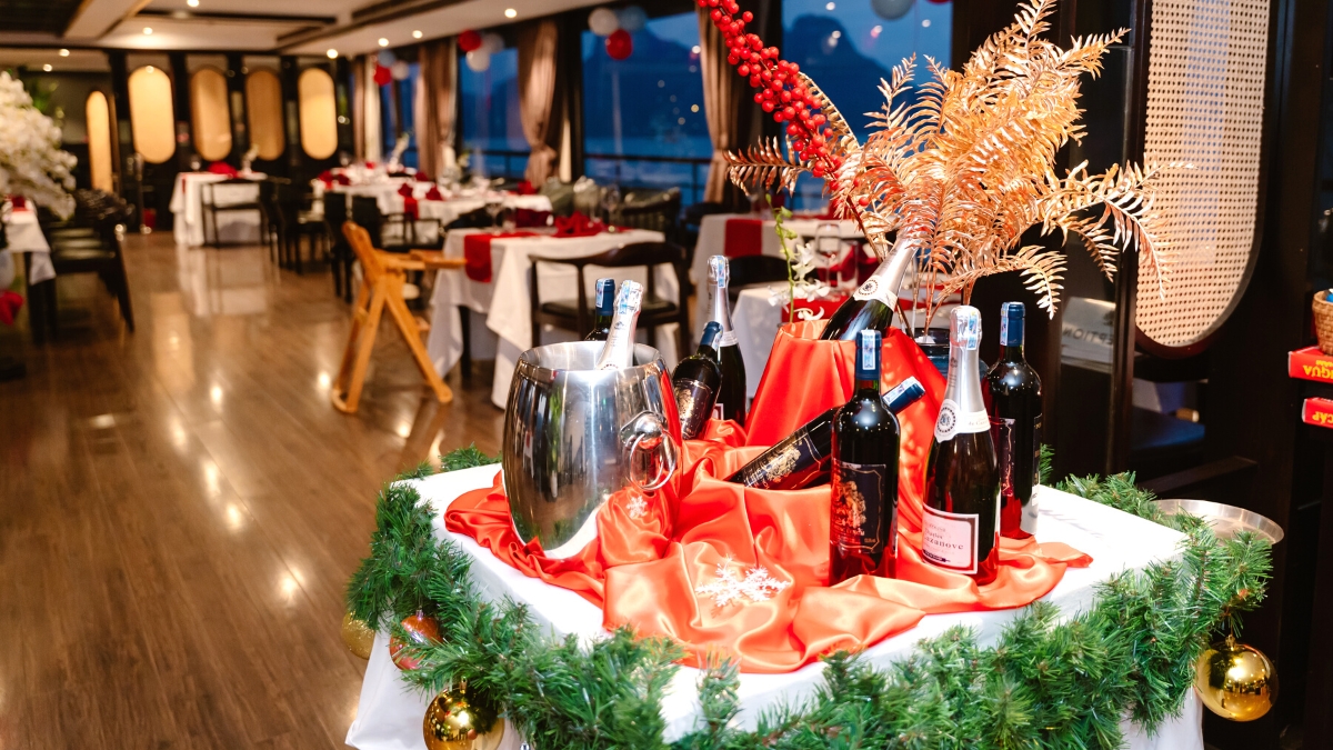 Christmas Celebration on the Scarlet Peral Cruise