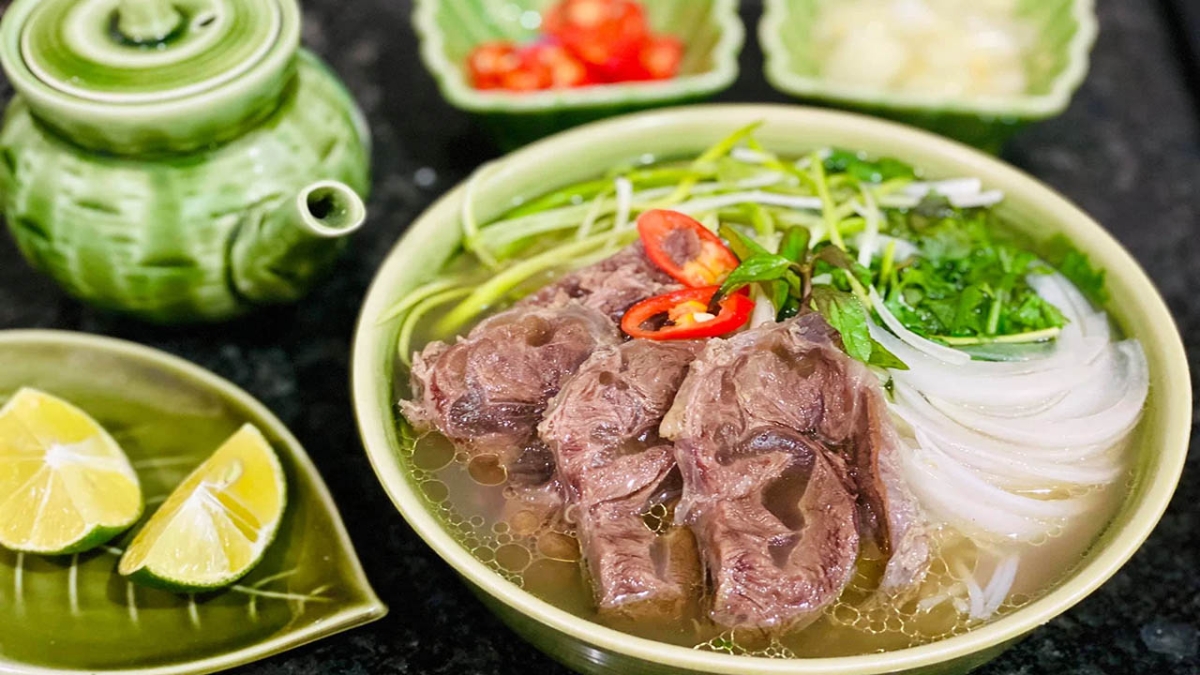 Vietnam Food Has Fast Preparation