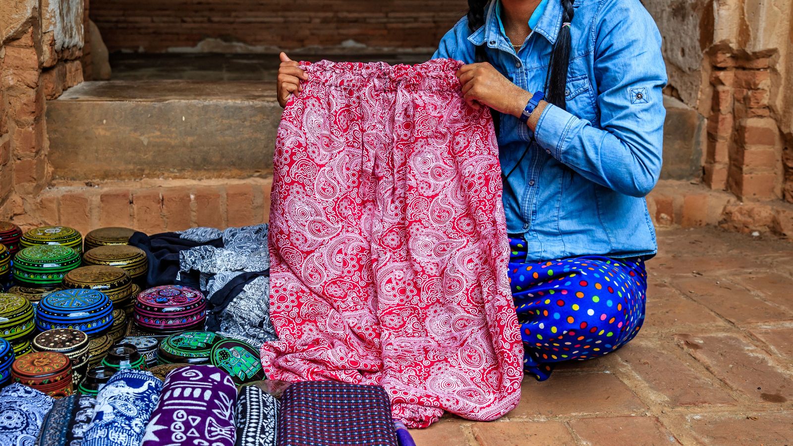 Burmese traditional costumes - best things to buy in Myanmar