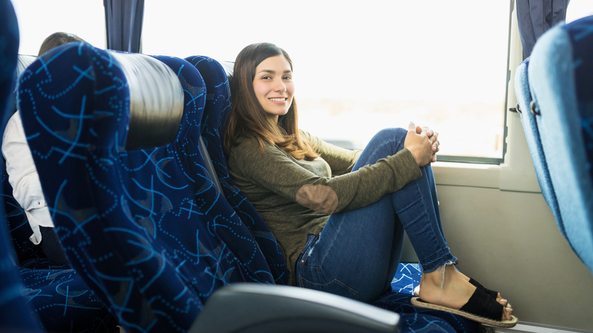 Seated Bus Is A Cheaper Choice Than Sleeper Bus & Limousine
