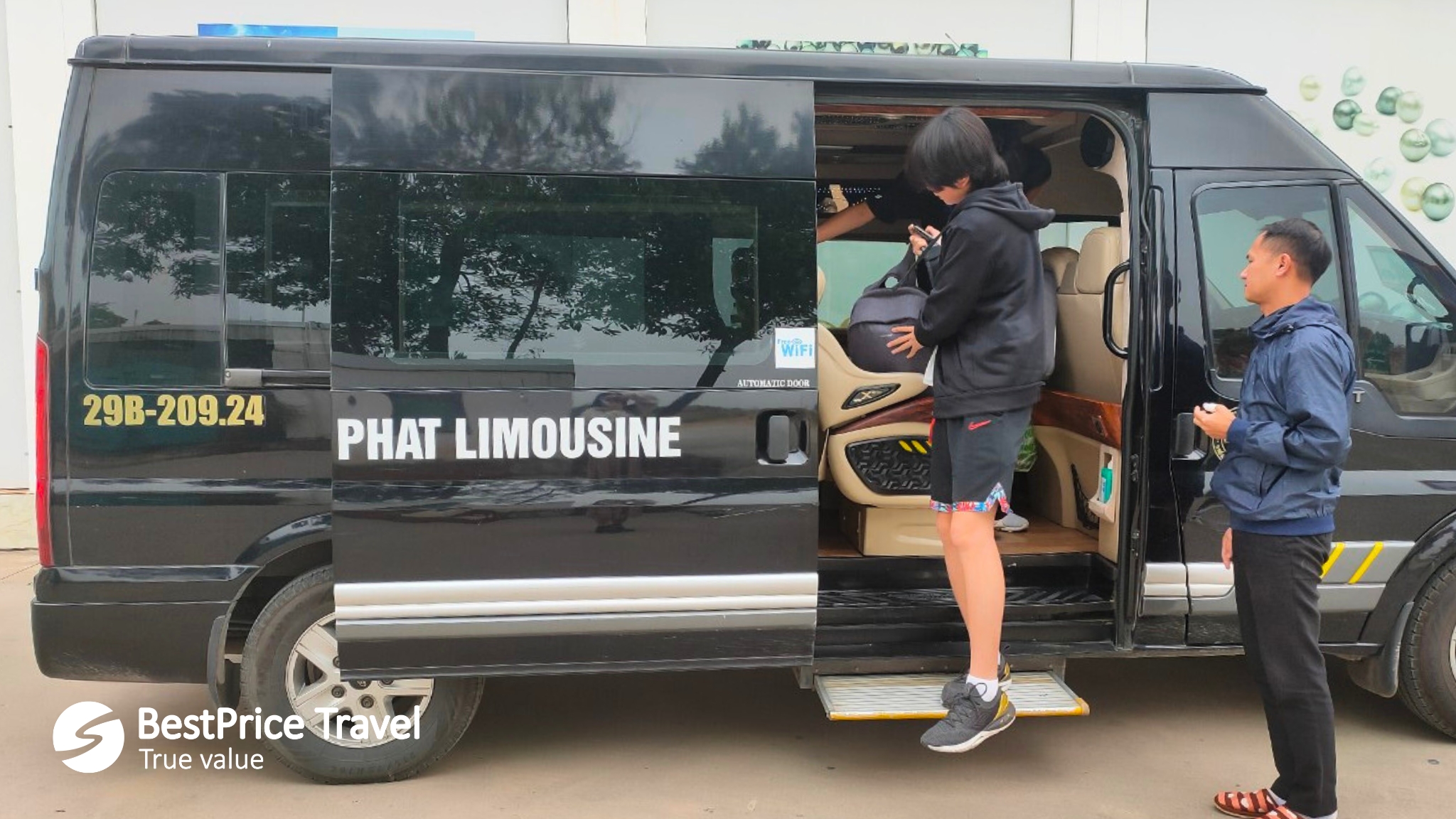 Luxurious Dcar Limousine for Hanoi - Halong Bay transfer