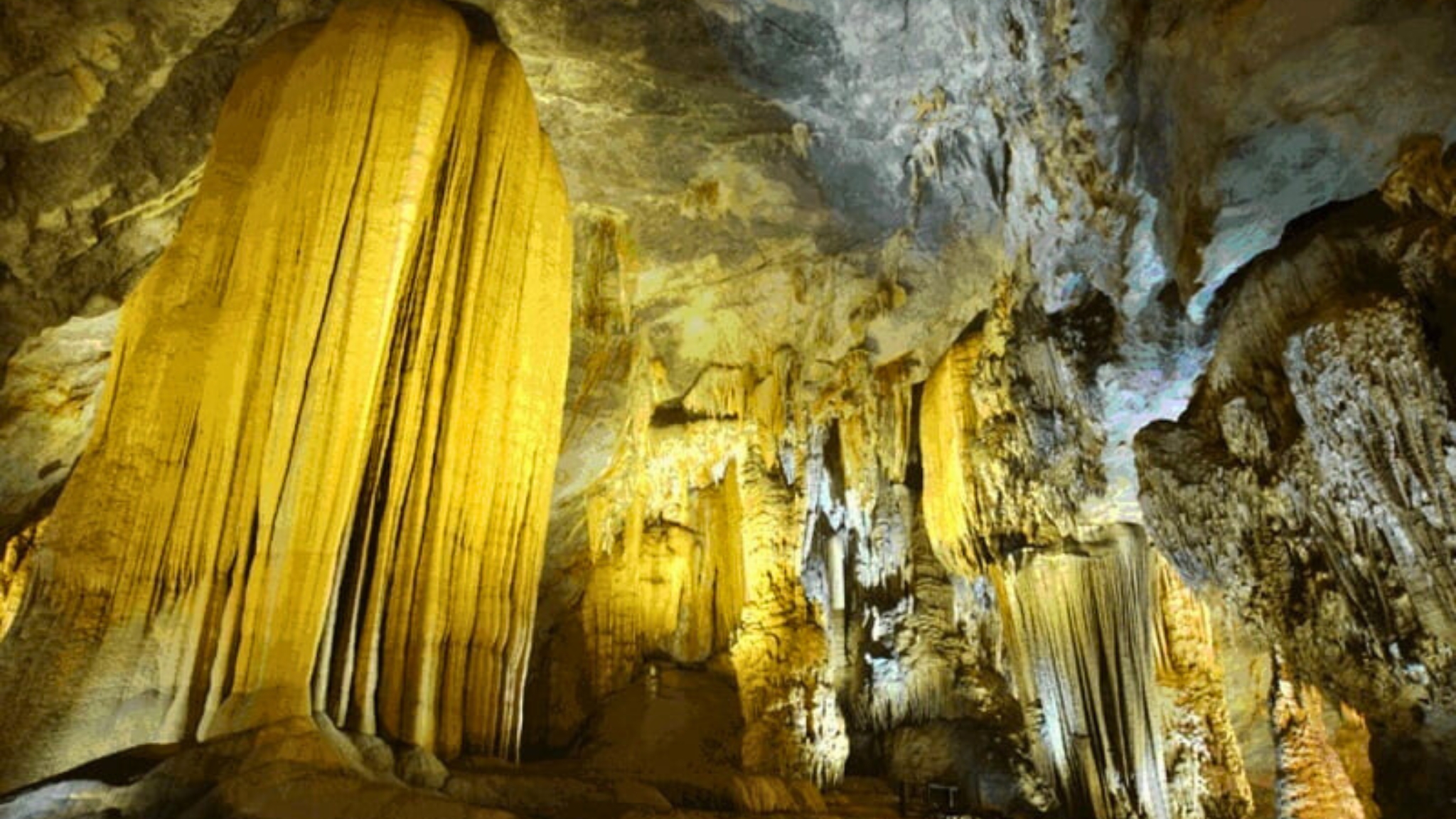 Discover The Stunning Stalactites Stagnant In Thien Long Cave 