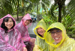 Mekong trip under the rain