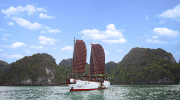 Nang Tien day cruise 8 hours