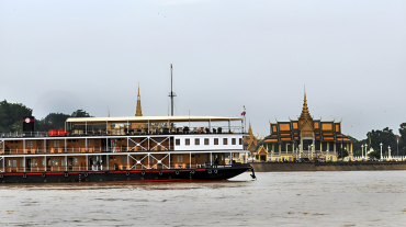 Pandaw Mekong Cruise Upstream 8 Days: Saigon - Siem Reap