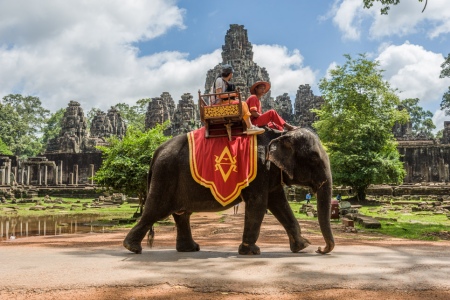 Ride elephant in Angkor Wat
