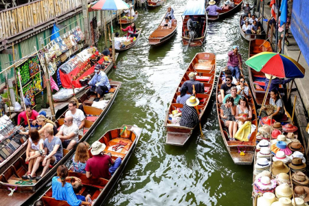 Damnoen Saduak Floating Market