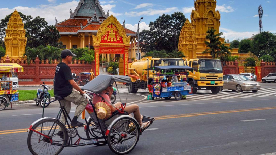Phnom Penh Full Day City Tour by Cyclo