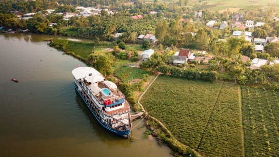 Heritage Line Jayavarman Cruise Upstream 4 days: Saigon - Phnom Penh