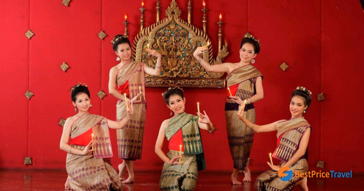 Khantoke Dinner And Cultural Show In Chiang Mai (1)