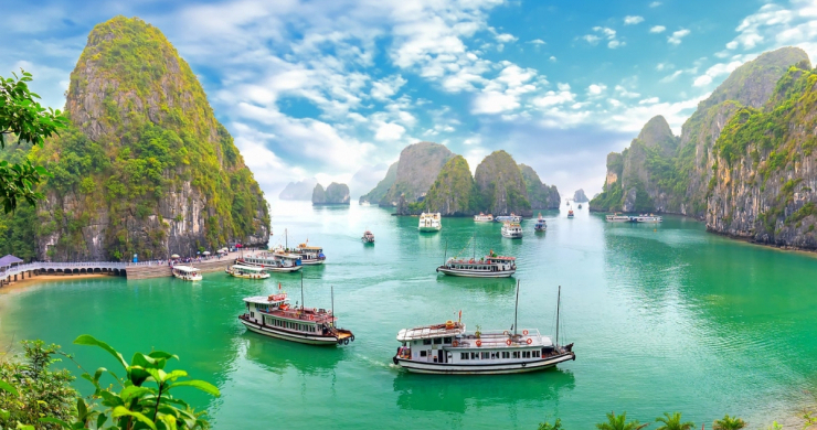 Explore Halong Bay By Overnight Cruise