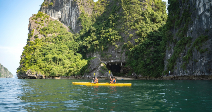 Explore The Bay By Kayaking