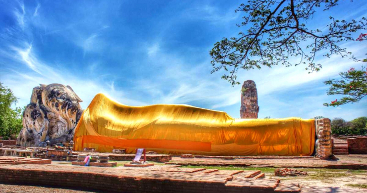 Enormous Buddha Lying At Wat Lokayasutharam