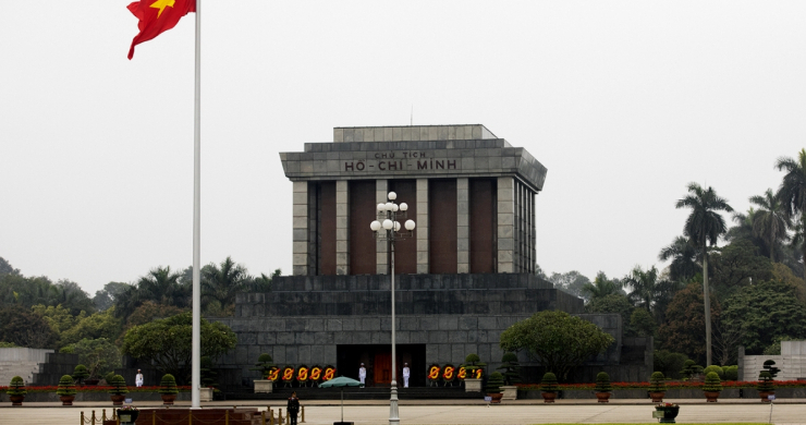Observe Solem Ho Chi Minh Mausoleum