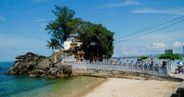 Day 1: Visit Dinh Cau Temple In Phu Quoc