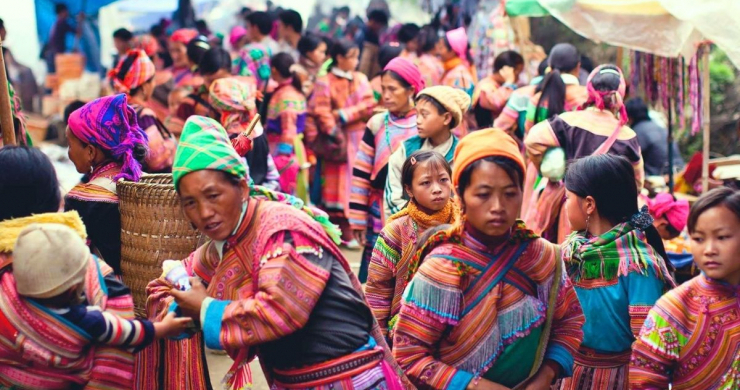 Immerse In The Bustling Atmosphere Of Sapa Market