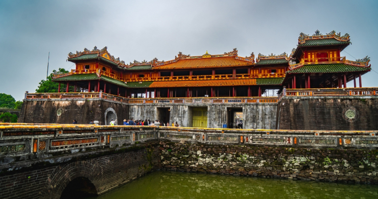 Spend 2 Hours To Visit The Hue Citadel