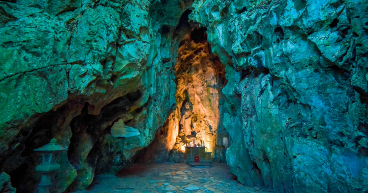 Go Inside Mysterious Hidden Huyen Khong Cave