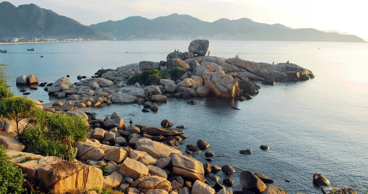 Enjoy The Fresh Air And Beautiful Scenery Of Chong Promontory