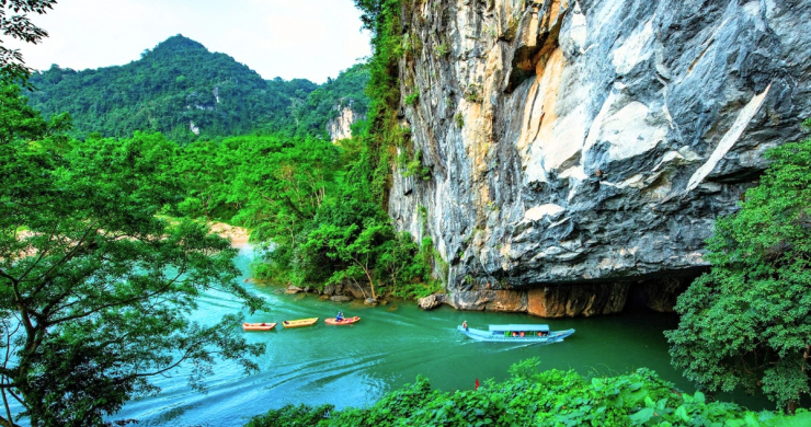 Explore Phong Nha Cave & DMZ 4 Days