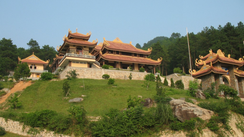 Truc Lam pagoda