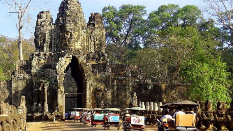 Tuk tuk in Angkor Thom