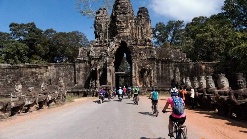 Biking to Angkor Thom