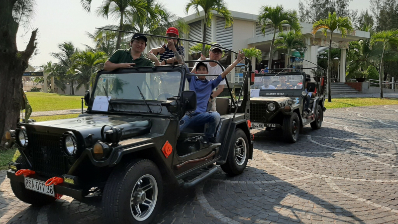 Jeep Tour With Your Friends