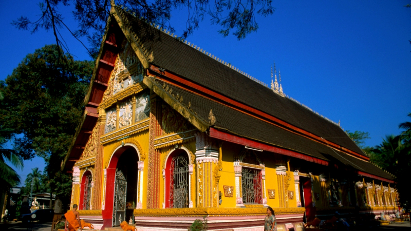 Day 4 Visit The Most Frequented Religious Shrine In Laos Wat Si Muang