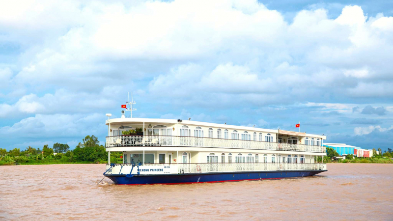 RV Mekong Princess Show The Charming On MK River