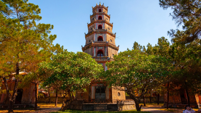Day 1 Discover The 400 Year Old Thien Mu Pagoda