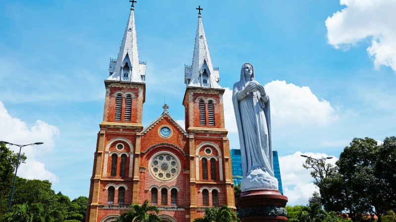 Day 3 Head To The Notre Dame Cathedral In Ho Chi Minh City